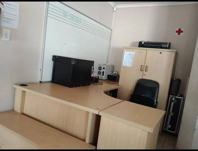 OFFICE PROPERTY TO RENT IN WOODMEAD